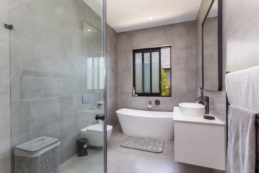4 Bedroom Property for Sale in Pearl Valley at Val de Vie Western Cape